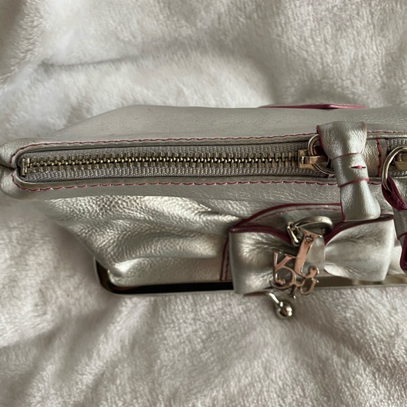 Vintage Y2K Juicy Couture Chic Silver Bow Tie Leather Clutch Wallet EUC - Picture 13 of 14